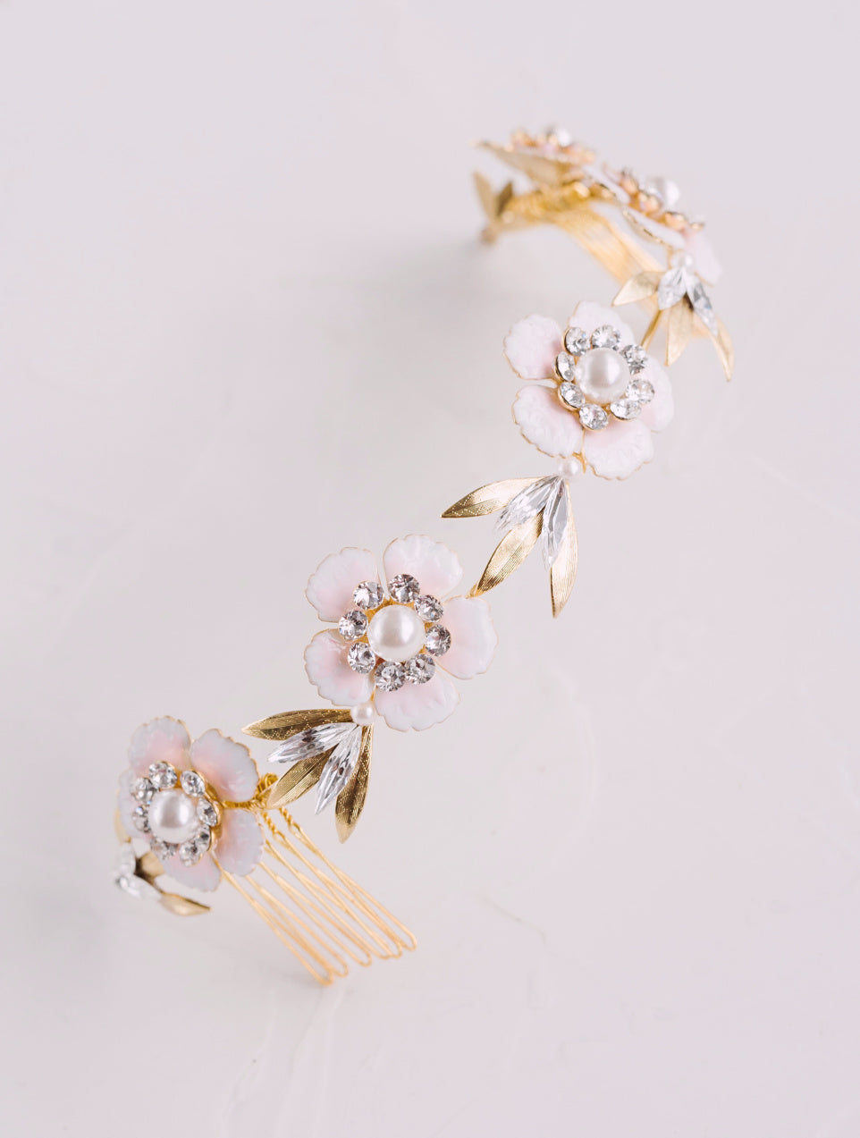 Botanica Watercolor Pearl Vine